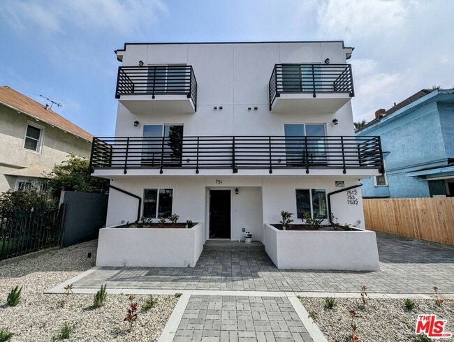 property at 753 1/2 E Adams Blvd