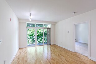 7 Cameron Apartments in Cambridge, MA - Building Photo