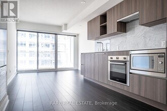 19-3119 Bathurst St in Toronto, ON - Building Photo - Building Photo