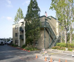 Ventana Ridge in Castro Valley, CA - Building Photo - Building Photo