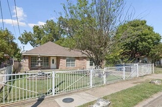 5331 Gurley Ave in Dallas, TX - Building Photo - Building Photo