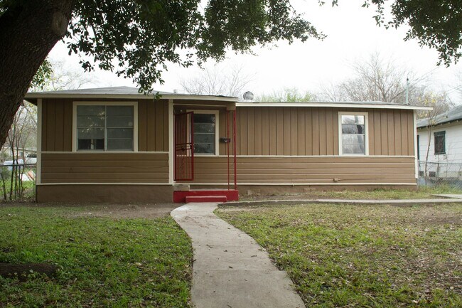 property at 512 S Monumental St