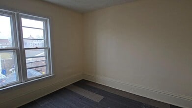 1134 S Linden Ave in Alliance, OH - Foto de edificio - Building Photo