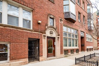 725-745 W Buckingham Pl in Chicago, IL - Foto de edificio - Building Photo