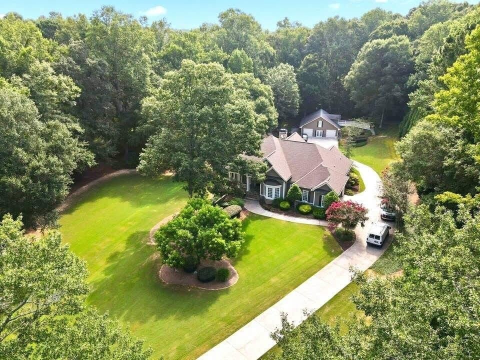 1267 Old Victron School Rd in Hoschton, GA - Building Photo