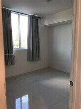 7875 NW 107th Ave in Doral, FL - Building Photo - Building Photo