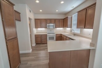 27739 Summer Grove Pl in Santa Clarita, CA - Building Photo - Building Photo