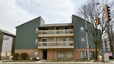 813 W Springfield in Urbana, IL - Foto de edificio - Interior Photo