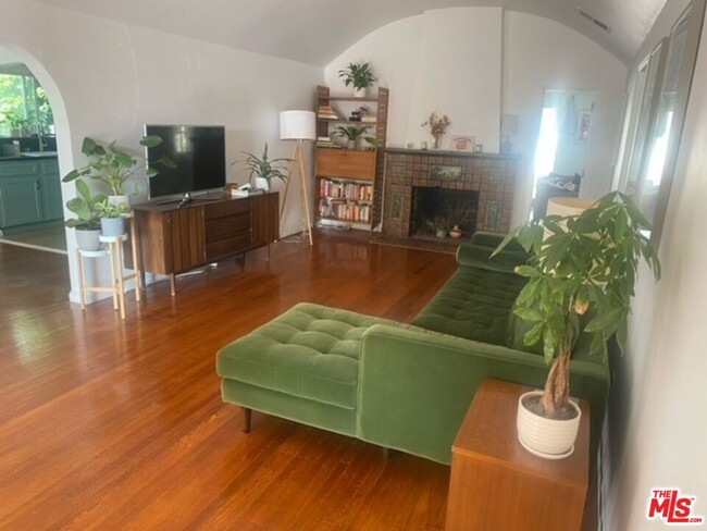 1414 Armadale Ave in Los Angeles, CA - Building Photo - Building Photo