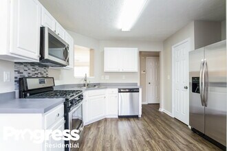 7033 Tanners Creek Dr in Huntersville, NC - Foto de edificio - Building Photo