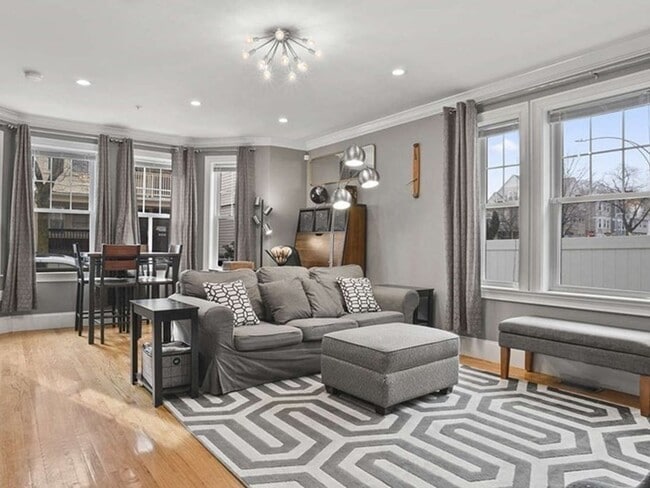 10 Romsey St in Boston, MA - Building Photo - Building Photo