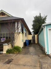 4717 Laurel St in New Orleans, LA - Foto de edificio - Building Photo