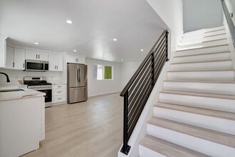 5201 W 20th St in Los Angeles, CA - Foto de edificio - Building Photo