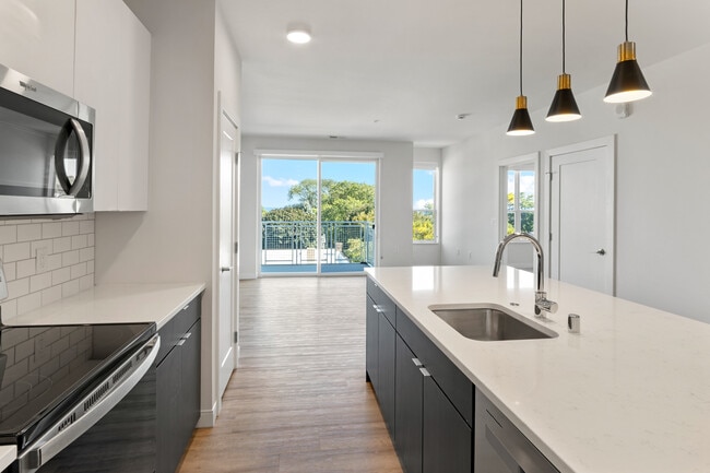 5945 6th Ave in Kenosha, WI - Foto de edificio - Building Photo