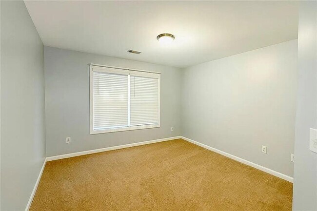 1332 Melrose Woods Ln SE in Lawrenceville, GA - Building Photo - Building Photo