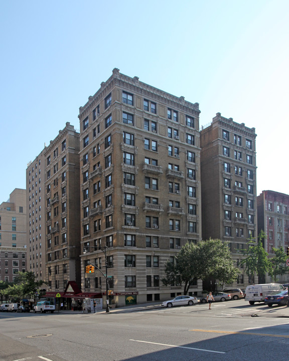 1225 Amsterdam Ave in New York, NY - Building Photo