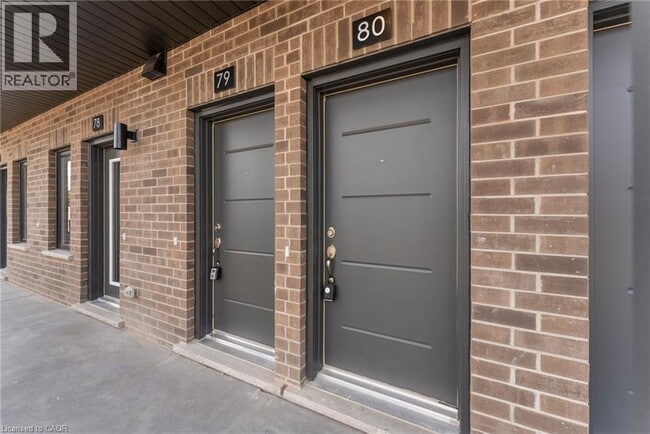 940 St David St N in Fergus, ON - Building Photo - Building Photo