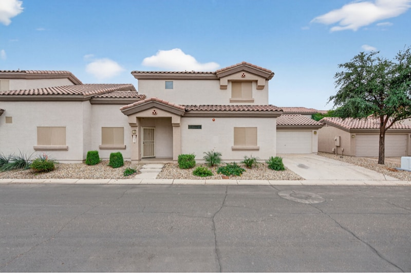 8105 W Beck Ln in Peoria, AZ - Building Photo