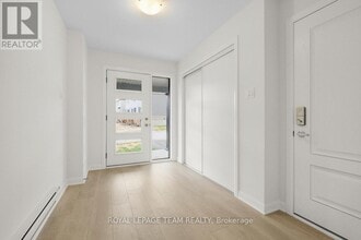 975 Athenry Ct in Ottawa, ON - Building Photo - Building Photo