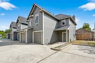 10035 Morocco Rd in Houston, TX - Building Photo - Building Photo