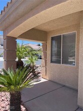 33 Cobbs Creek Way in Las Vegas, NV - Building Photo - Building Photo