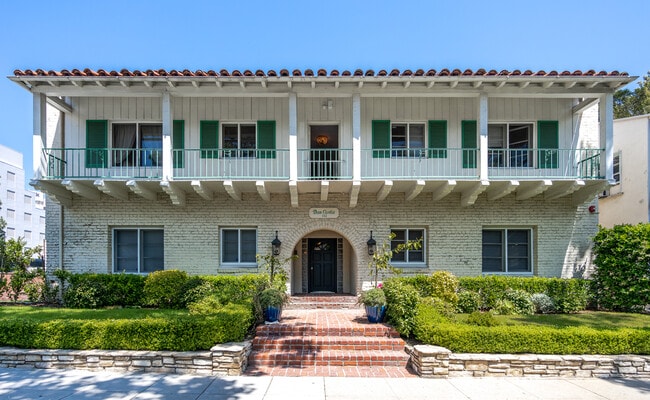 Don Carlos Apartments