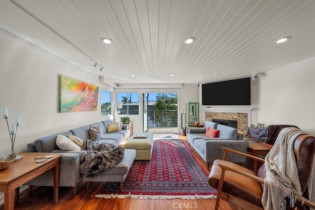 property at 760 Manhattan Beach Blvd