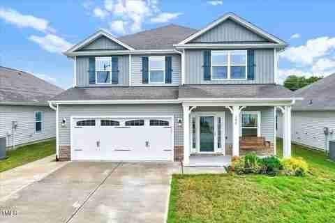 106 Boomer St in Benson, NC - Foto de edificio - Building Photo