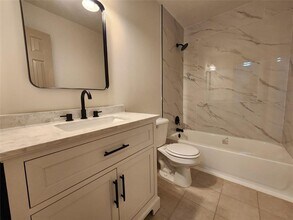 424 Village Bluff Dr in Lawrenceville, GA - Building Photo - Building Photo