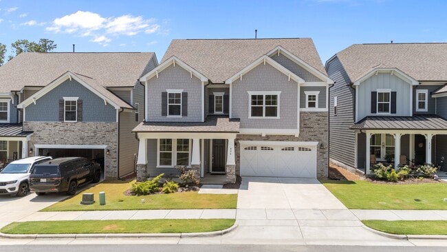 property at 824 Summit Crest Ct