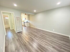 Palms Apartments in Los Angeles, CA - Foto de edificio - Building Photo