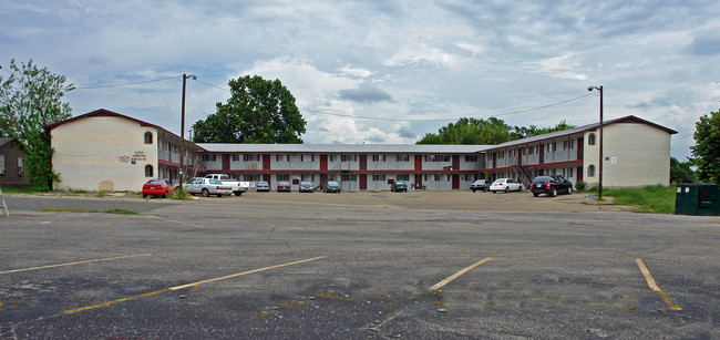 302 Wolf St in Killeen, TX - Building Photo - Building Photo