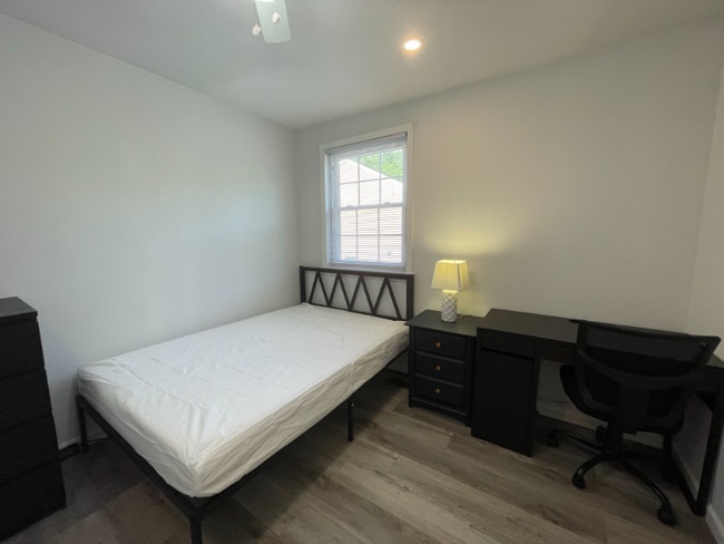 4199 University Dr in Fairfax, VA - Building Photo - Building Photo