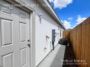 1504 Shavano Dr in Edinburg, TX - Building Photo - Building Photo