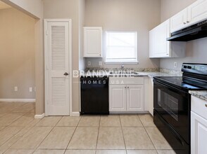 1433 Kingfisher Ln N in Jacksonville, FL - Foto de edificio - Building Photo