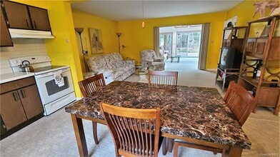 52 Medallion Rd in Kiamesha Lake, NY - Building Photo - Building Photo