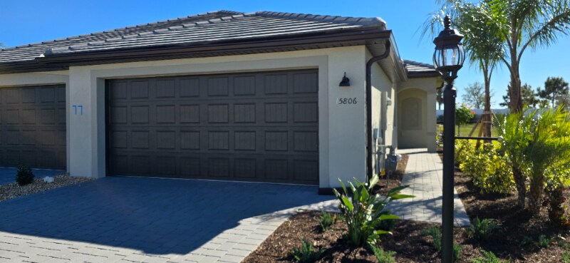 15806 Sunny Day Dr in Bradenton, FL - Building Photo