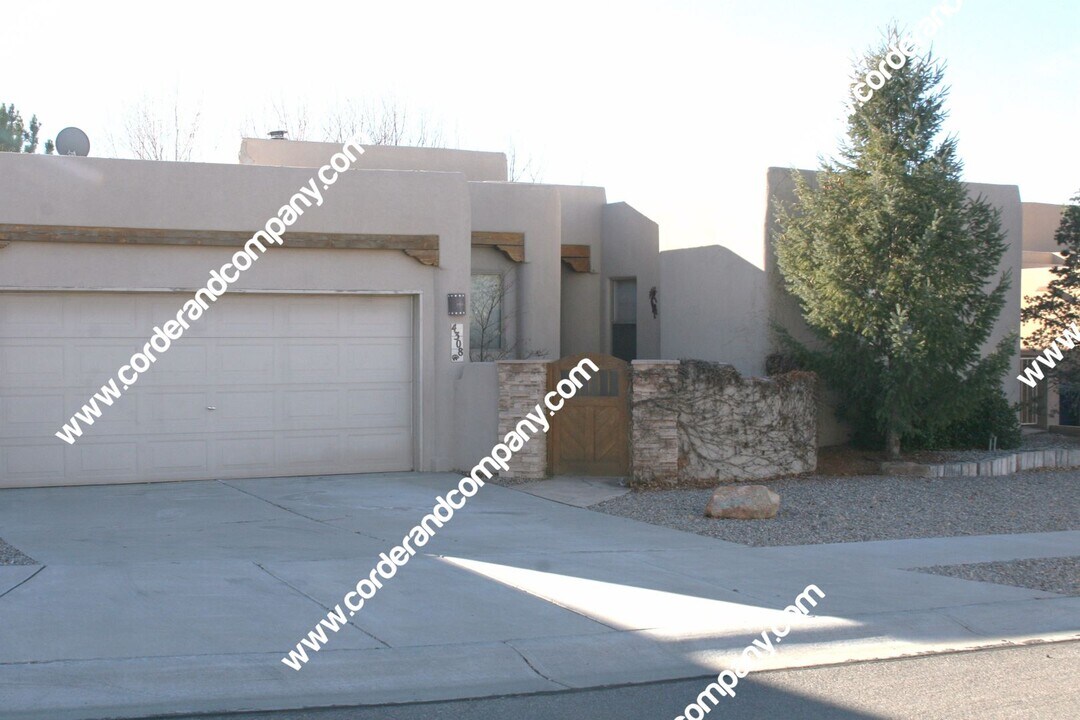 4308 Noche Clara Ave NW in Albuquerque, NM - Building Photo