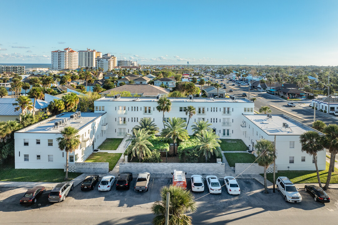 Ocean Reef Residences in Jacksonville Beach, FL - Building Photo