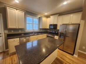 587 Delbridge St NW in Atlanta, GA - Building Photo - Building Photo