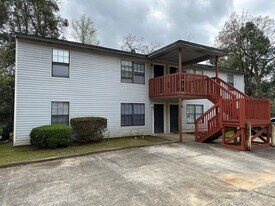 704 Pointe Ct in Tallahassee, FL - Building Photo