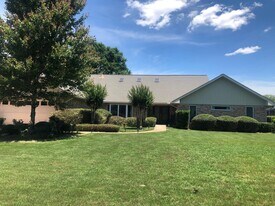 1548 Glenlake Cir in Niceville, FL - Building Photo