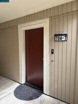 704 Hermes in Hercules, CA - Building Photo