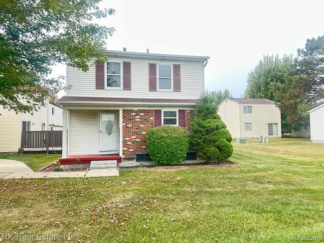 2824 Roundtree Dr in Troy, MI - Building Photo - Building Photo