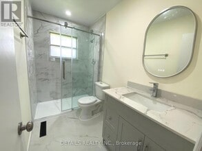 18 Oakwood Ave in Ottawa, ON - Building Photo - Building Photo