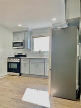 336 Scranton Ave in Lynbrook, NY - Building Photo - Building Photo