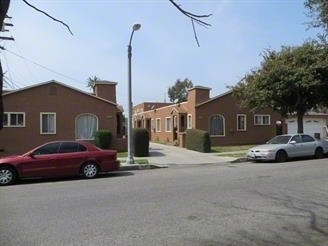 8685-8687 Chestnut Ave in South Gate, CA - Foto de edificio - Building Photo