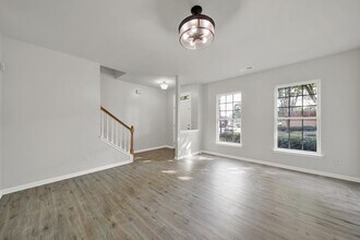 7043 Brighton Park Dr in Mint Hill, NC - Building Photo - Building Photo