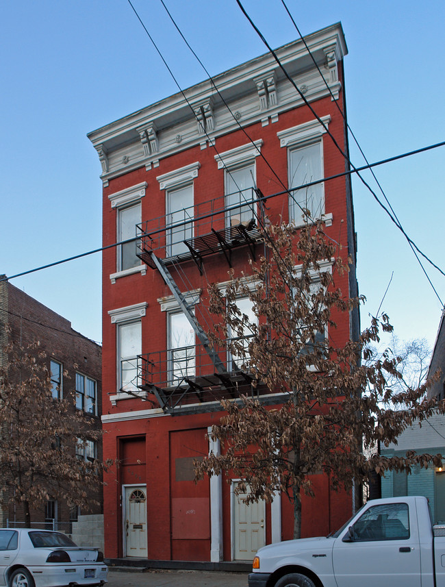 2455 W McMicken Ave in Cincinnati, OH - Building Photo - Building Photo