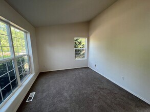 17816 SW Gillette Ln in Sherwood, OR - Building Photo - Building Photo